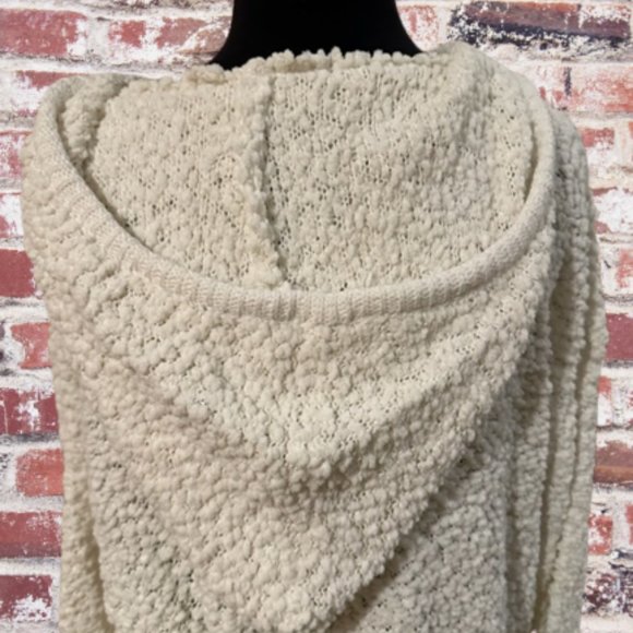 Off White Popcorn Sweater with Hood   T63020ML  NWT Boutique - Picture 2 of 11